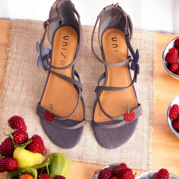 UNISA CELYN TROPICAL CHAMBRAY RHINESTONE SANDALS NEW! - Picture 1 of 13